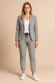 Sofia | Elegant Women's Suit with a Casual Flair 3